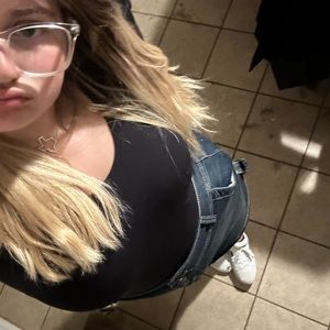 Meet your Posher, Avery